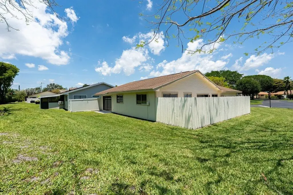 1 Afton Place Boynton Beach FL 33426