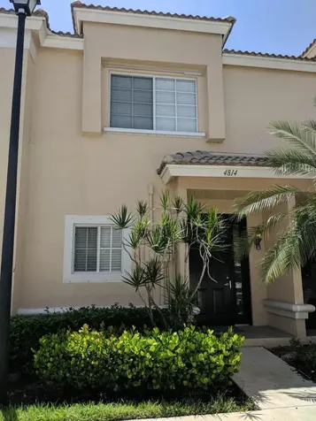 4814 NW 58th Manor Coconut Creek FL 33073