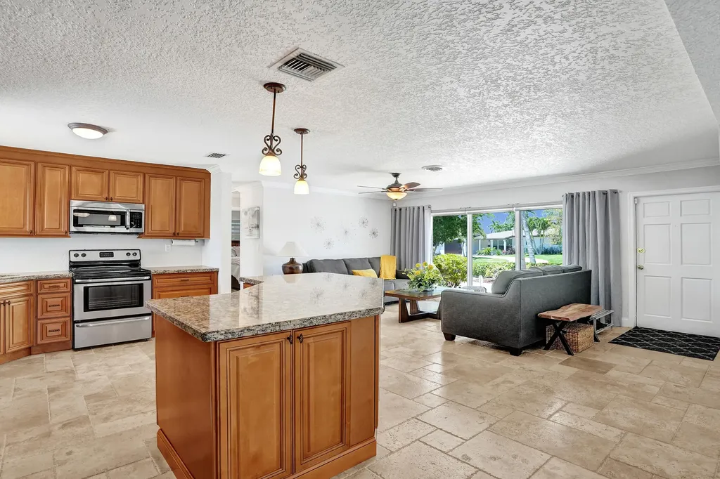 700 SE 5th Avenue Pompano Beach FL 33060