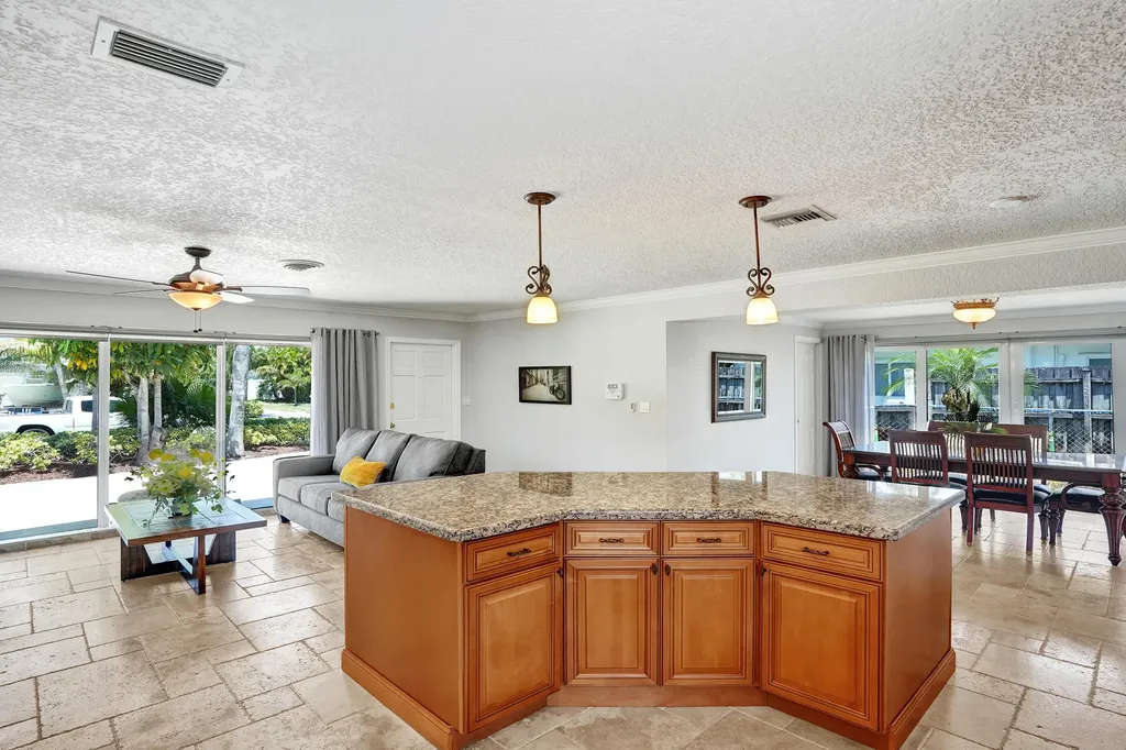 700 SE 5th Avenue Pompano Beach FL 33060