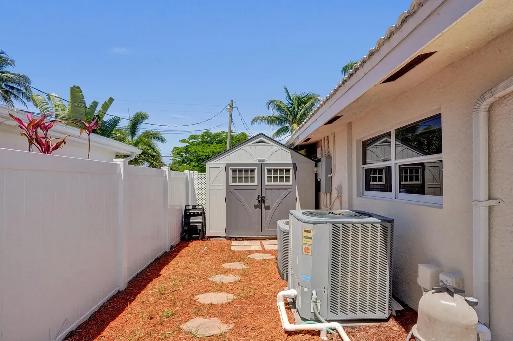 700 SE 5th Avenue Pompano Beach FL 33060