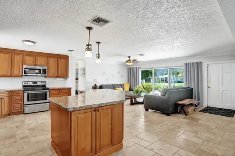 700 SE 5th Avenue Pompano Beach FL 33060