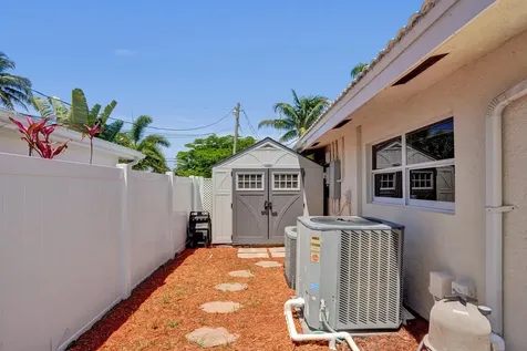 700 SE 5th Avenue Pompano Beach FL 33060