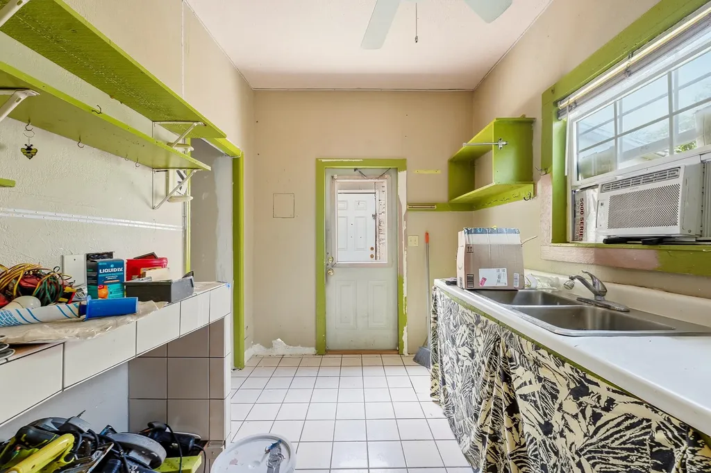 515 Biscayne Drive West Palm Beach FL 33401