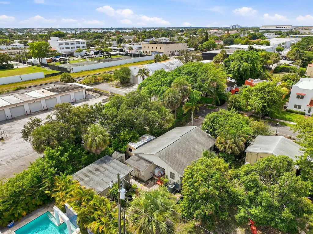 515 Biscayne Drive West Palm Beach FL 33401