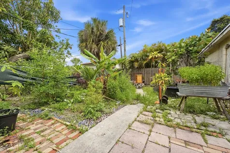 515 Biscayne Drive West Palm Beach FL 33401