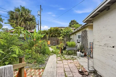 515 Biscayne Drive West Palm Beach FL 33401