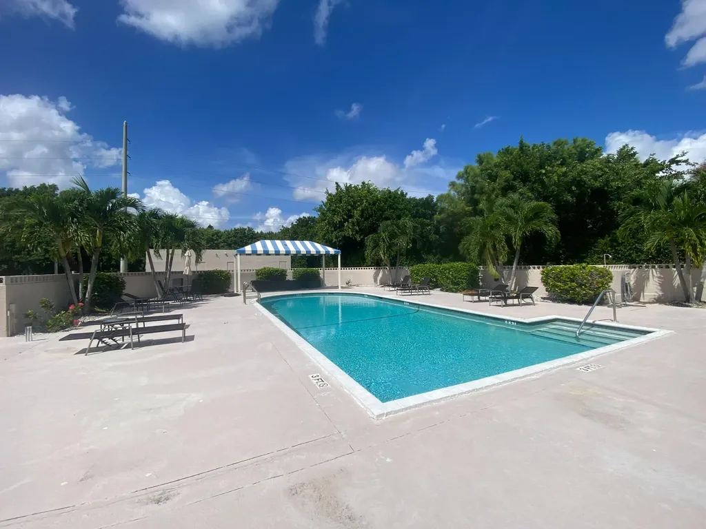 5884 Morningstar Circle Delray Beach FL 33484