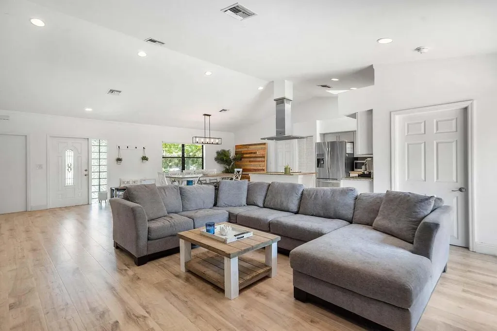 506 Heron Drive Delray Beach FL 33444