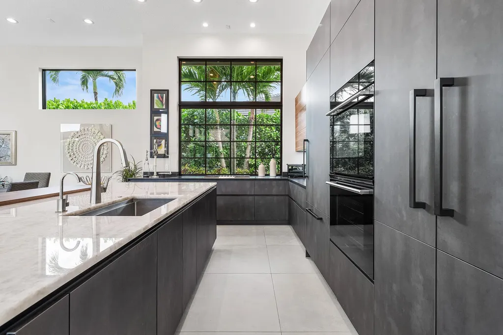 21 Somerset Drive Palm Beach Gardens FL 33418