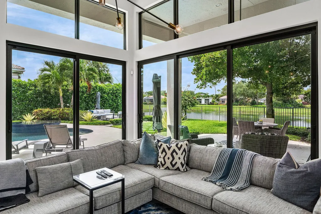 21 Somerset Drive Palm Beach Gardens FL 33418