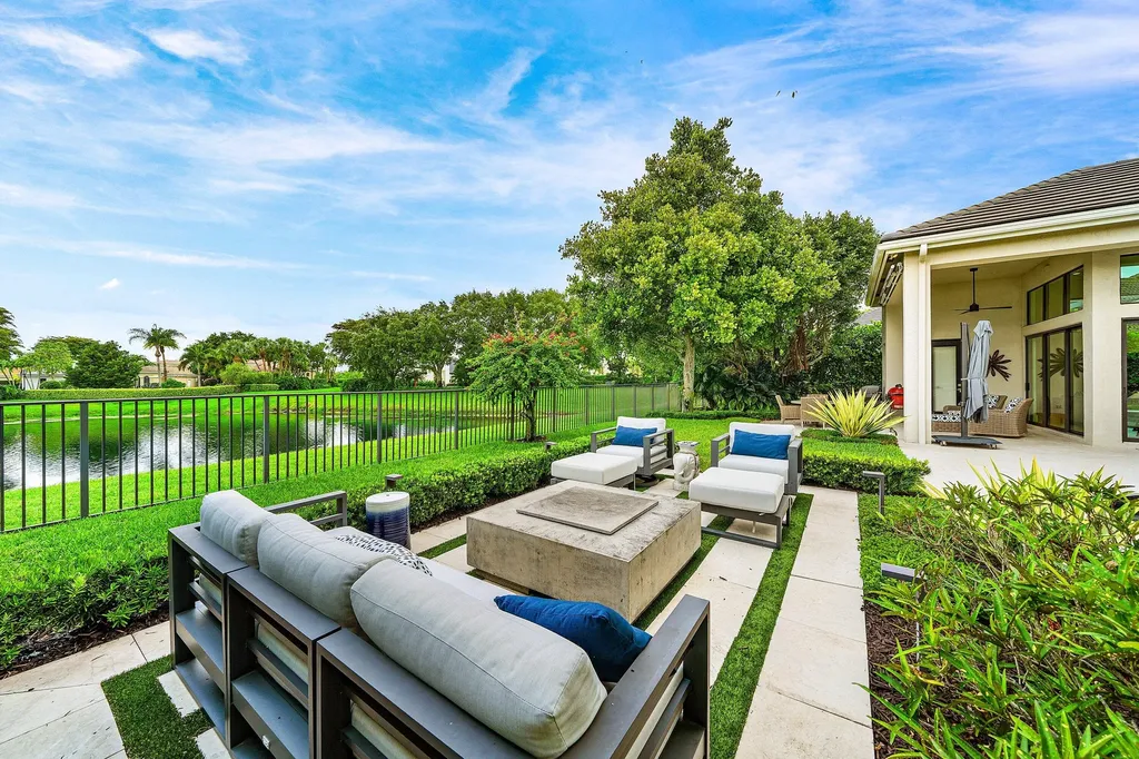 21 Somerset Drive Palm Beach Gardens FL 33418