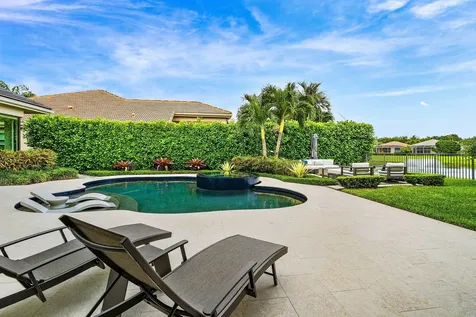21 Somerset Drive Palm Beach Gardens FL 33418