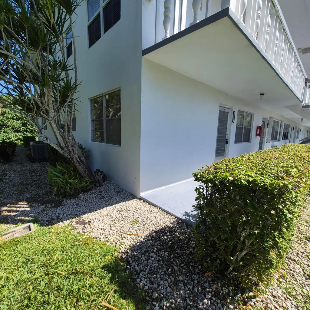 101 Northampton F West Palm Beach FL 33417