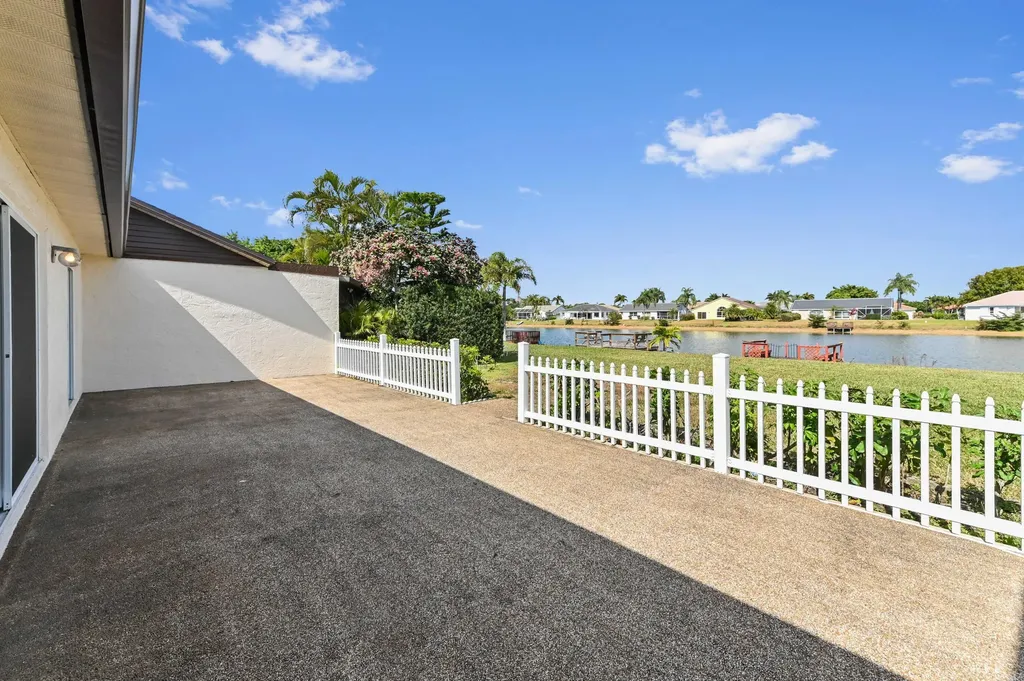 8515 Lake Point Court Lake Worth FL 33467