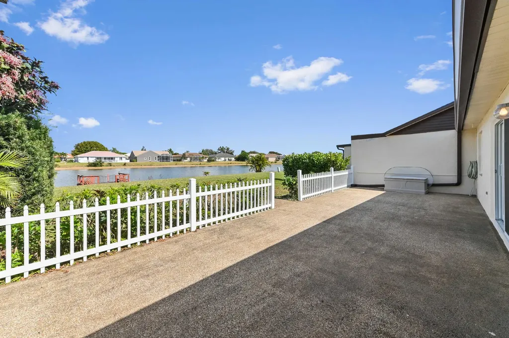 8515 Lake Point Court Lake Worth FL 33467