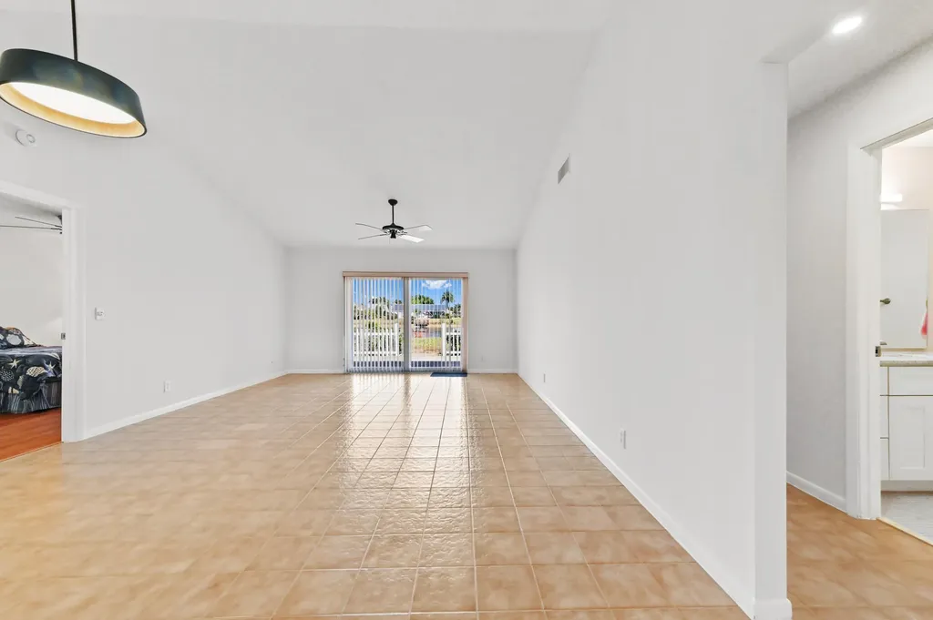 8515 Lake Point Court Lake Worth FL 33467