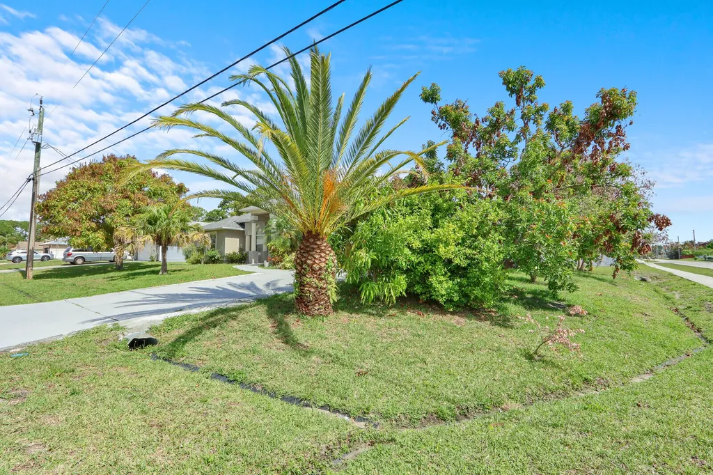 1701 SW Penrose Avenue Port St Lucie FL 34953