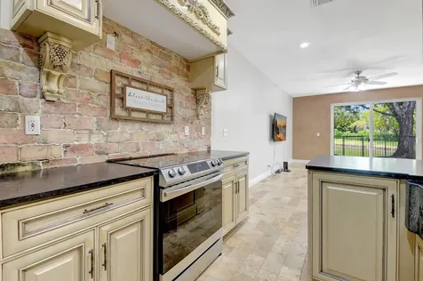 6306 Crescent Lake Way Greenacres FL 33463
