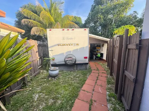 1070 NE 158th Street North Miami Beach FL 33162