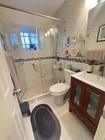 1070 NE 158th Street North Miami Beach FL 33162