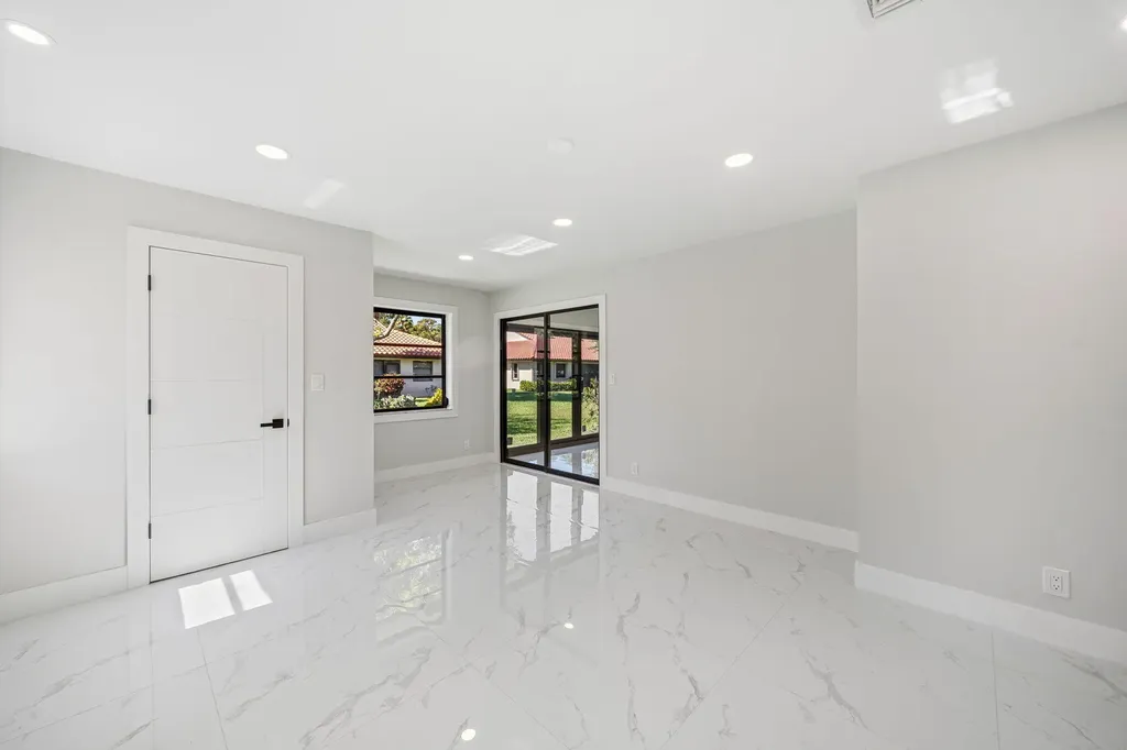 6371 Kings Gate Circle Delray Beach FL 33484