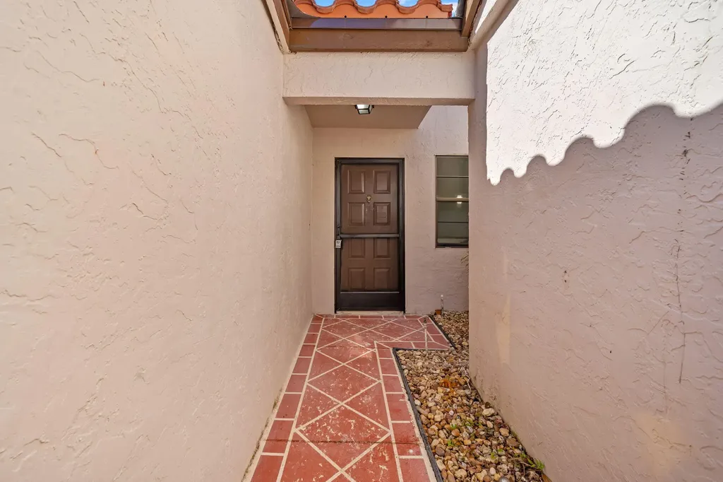 6371 Kings Gate Circle Delray Beach FL 33484