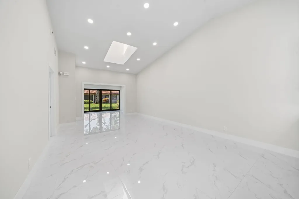 6371 Kings Gate Circle Delray Beach FL 33484