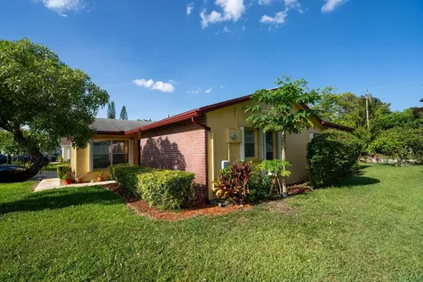 6121 Rainbow Circle Greenacres FL 33463