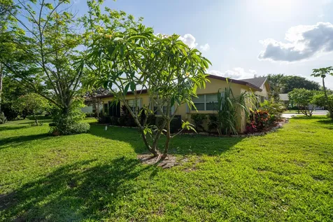 6121 Rainbow Circle Greenacres FL 33463