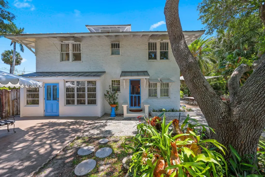 706 N Palmway Lake Worth Beach FL 33460