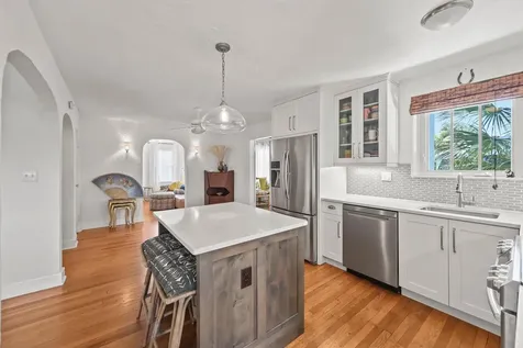 706 N Palmway Lake Worth Beach FL 33460