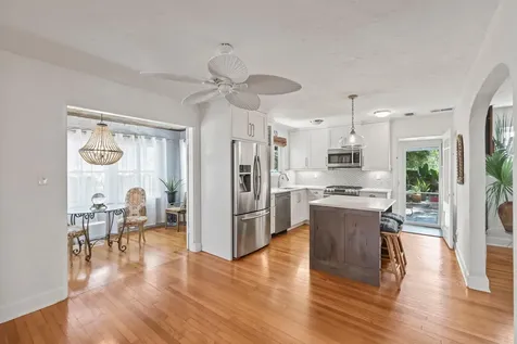 706 N Palmway Lake Worth Beach FL 33460