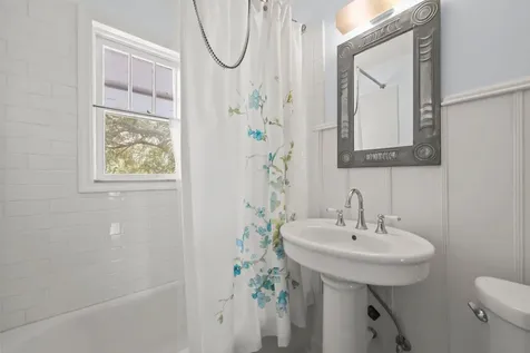 706 N Palmway Lake Worth Beach FL 33460