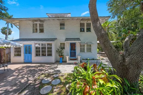 706 N Palmway Lake Worth Beach FL 33460