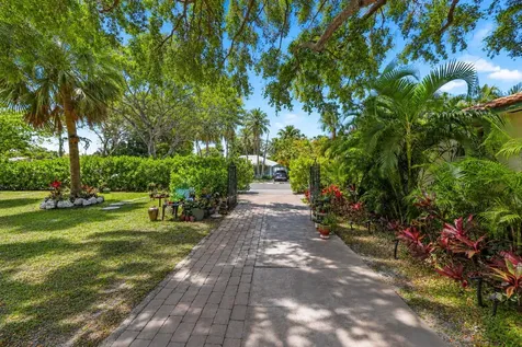 706 N Palmway Lake Worth Beach FL 33460