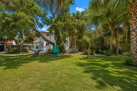 706 N Palmway Lake Worth Beach FL 33460