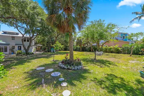706 N Palmway Lake Worth Beach FL 33460