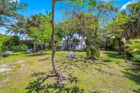 706 N Palmway Lake Worth Beach FL 33460