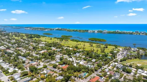 706 N Palmway Lake Worth Beach FL 33460