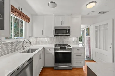 706 N Palmway Lake Worth Beach FL 33460