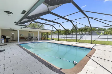 7501 Plantation Road Plantation FL 33317