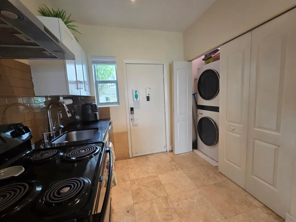 1045 Lenox Avenue Miami Beach FL 33139
