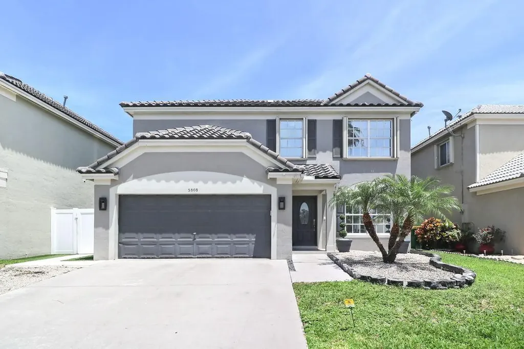 5808 N Plum Bay Parkway Tamarac FL 33321