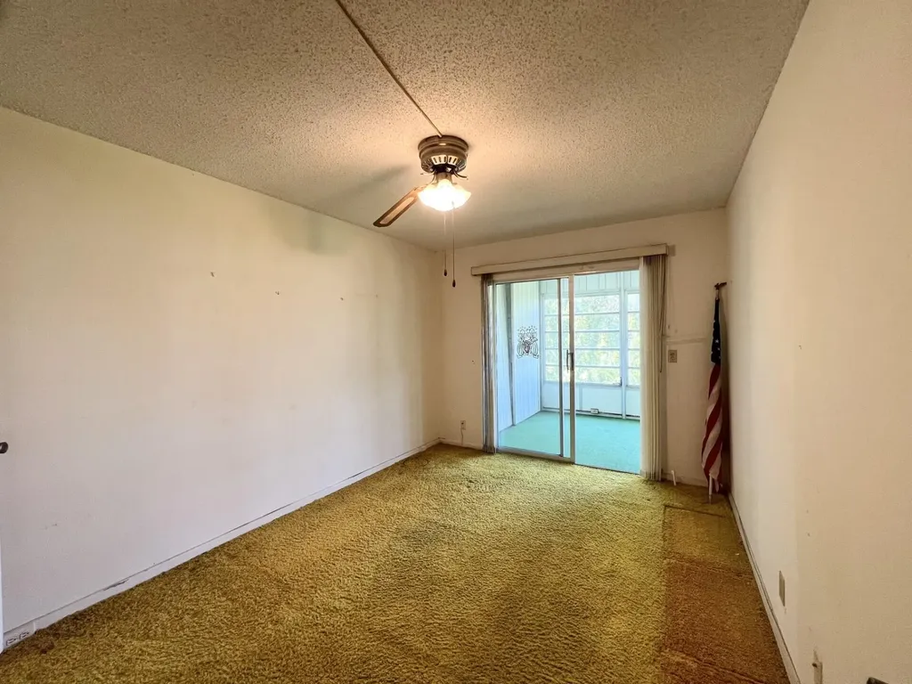 392 Grantham F Deerfield Beach FL 33442