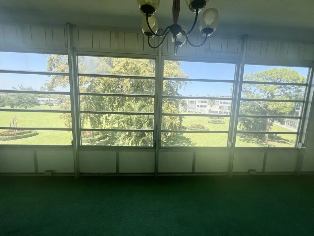 392 Grantham F Deerfield Beach FL 33442