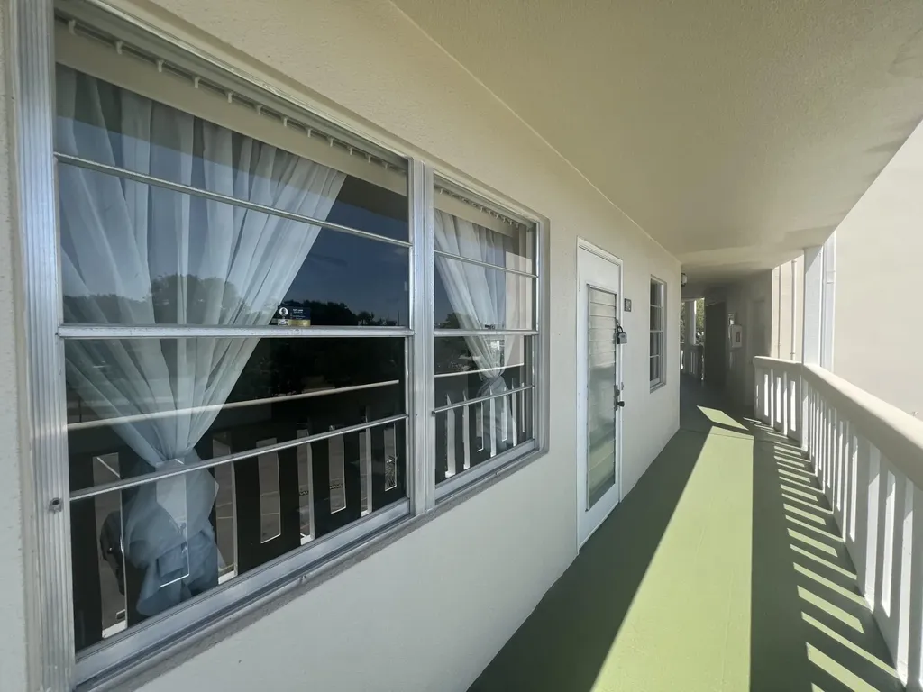 392 Grantham F Deerfield Beach FL 33442