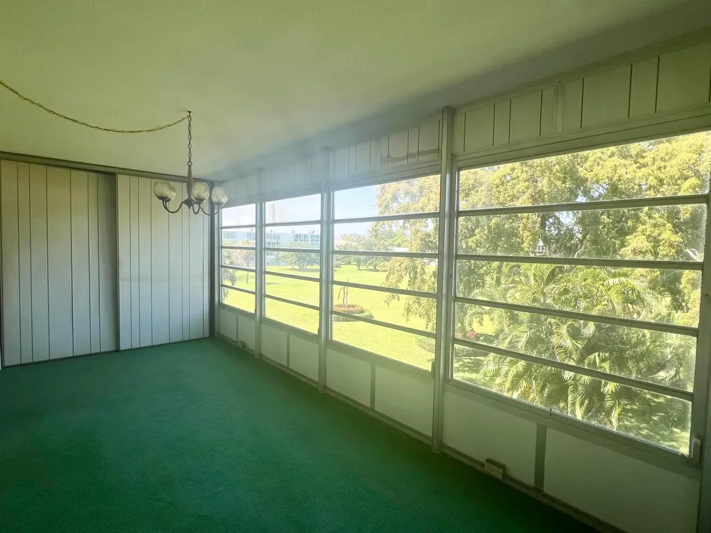 392 Grantham F Deerfield Beach FL 33442