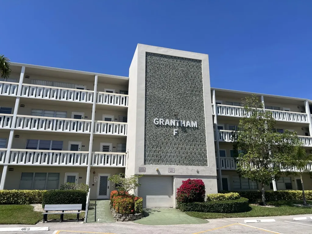 392 Grantham F Deerfield Beach FL 33442