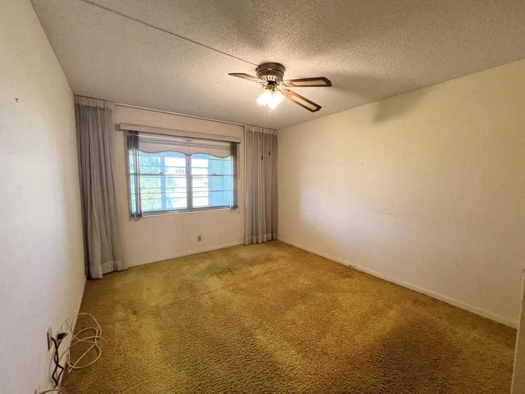 392 Grantham F Deerfield Beach FL 33442